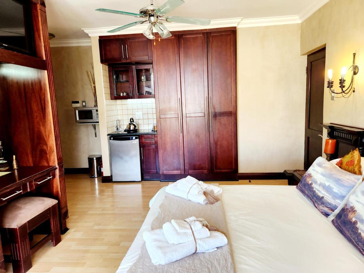 The Wooden Leg Guesthouse 클라인몬드 외부 사진